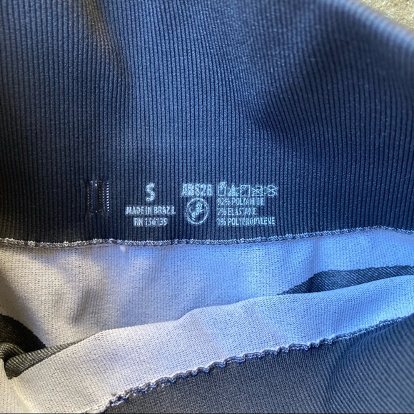 ABS2B. Size Small. - Picture 2 of 6